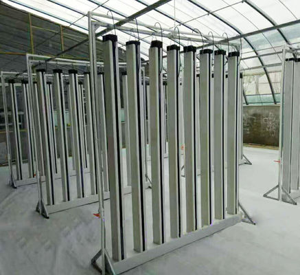 Nft Erdbeeren und Blumen vertikaler Anbausystem Zipgrow Tower